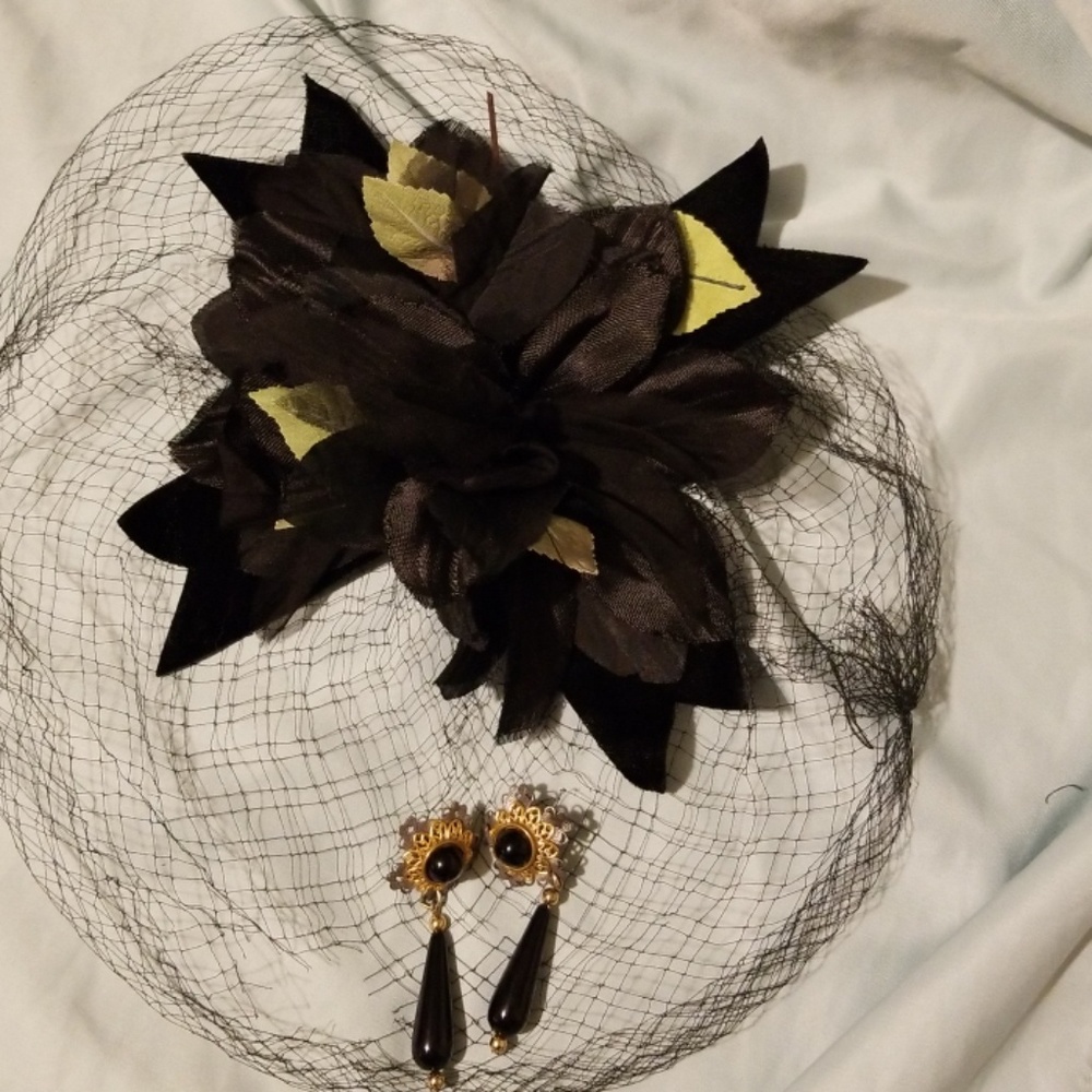 VINTAGE WOMAN NETTED FLOWERED CAP